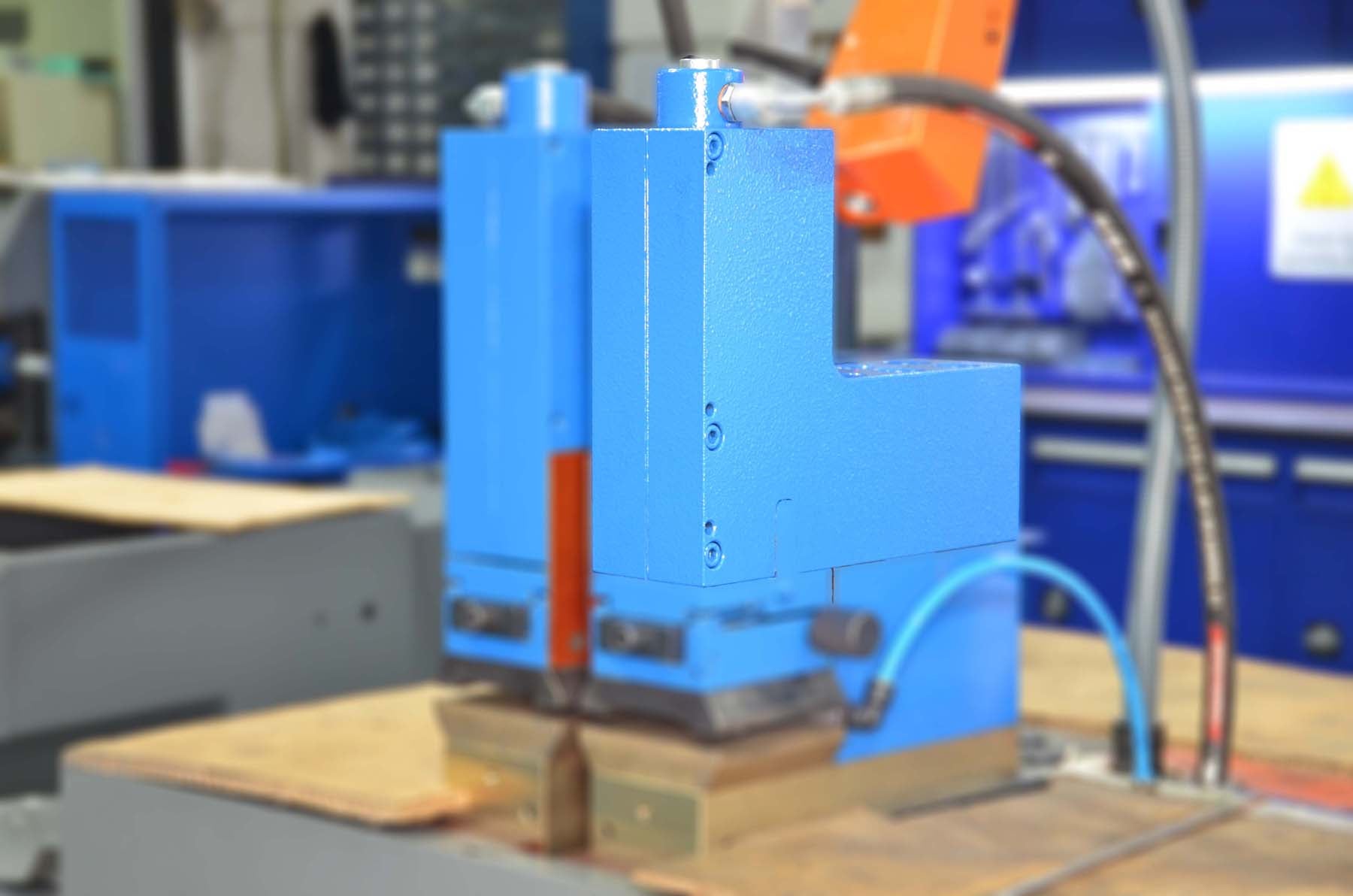KN 100 HBA JAW CLAMPING PISTON RIGHT
